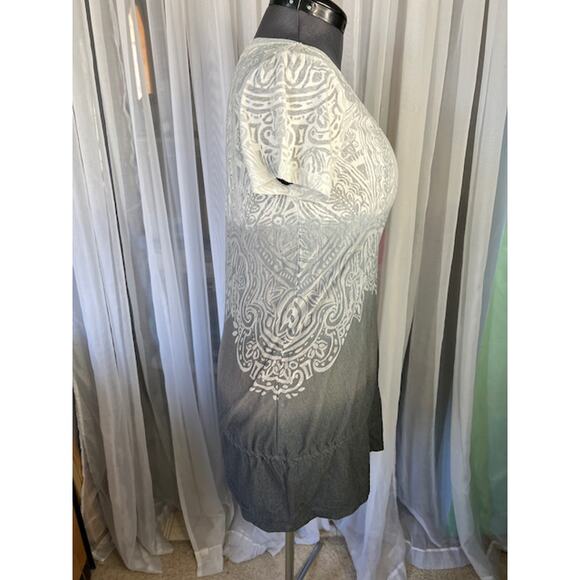 Athleta tunic white burnout paisley V neck active top ombre - Picture 8 of 12